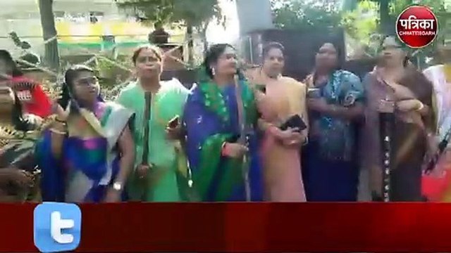 रेप के विरोध में सड़कों पर उतरी स्कूली छात्राएं, बोली - आरोपियों को मिले सख्त सजा - देखें वीडियो