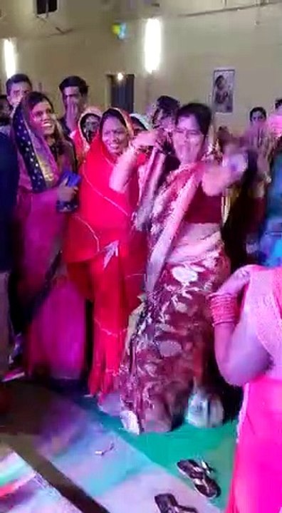 minister imarti devi dance video