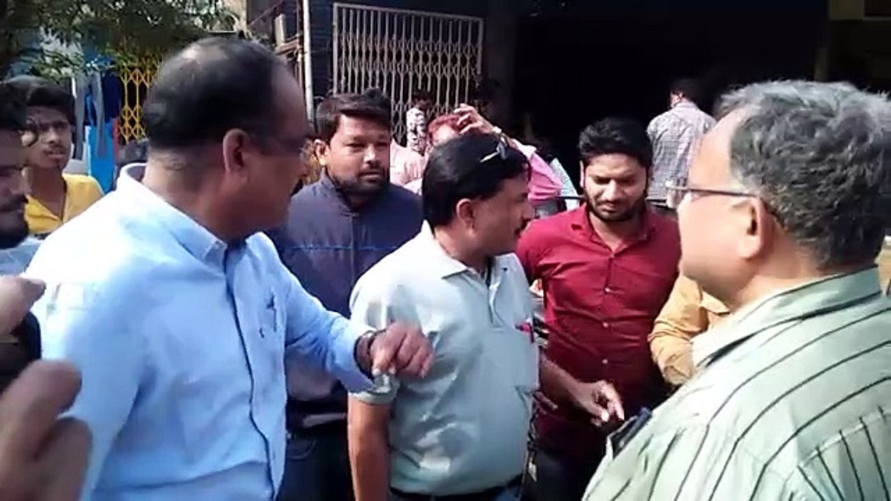 कांग्रेस नेता ने अधिकारियों को अतिक्रमण हटाने से रोका, तहसीलदार ने लगाई फटकार
