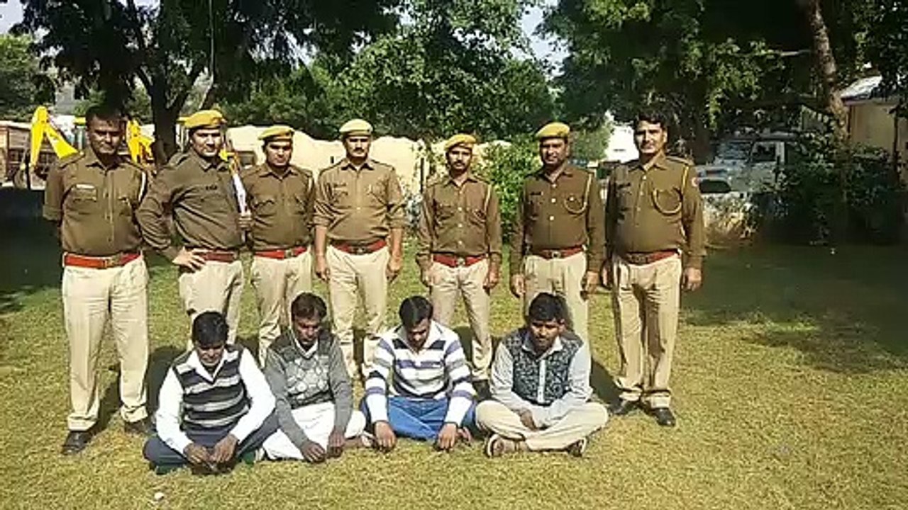 भांग के ठेके की आड़ में अन्य मादक पदार्थों की त...
