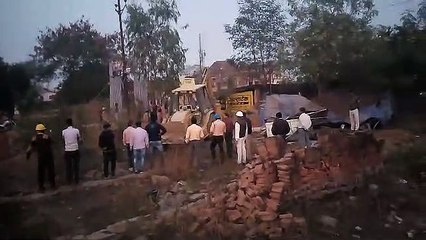 More than 150 illegal construction bulldozers in Mandi Road