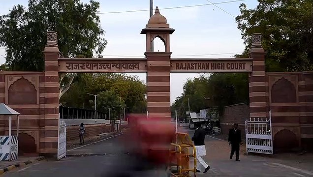 Taxi driver stabbed to death, accused escaped from car