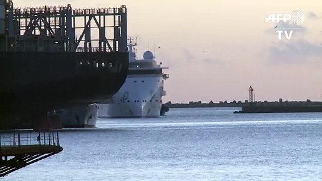 Atraca en Montevideo crucero australiano con más de 100 casos de coronavirus