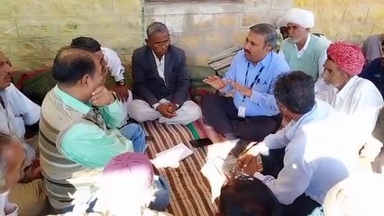 बैंको  से आश्वासन के बाद किसानों ने धरना किया समाप्त