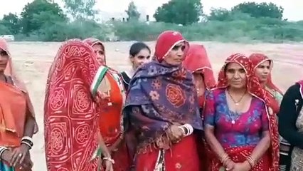 राजस्व भूमि पर प्रशासन ने करवाई तारबंदी