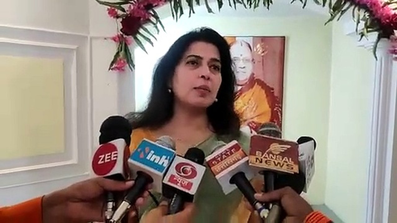रमन सिंह और सरोज पांडेय ने देवेन्द्र फडणवीस और अजीत पवार को दी बधाई