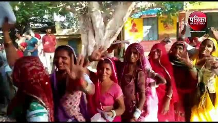 VIDEO : अग्रिम बिजली सिक्योरिटी राशि भरने को लेकर थमाए गए बिलों से गुस्साएं ग्रामीण, उठाया ये कदम