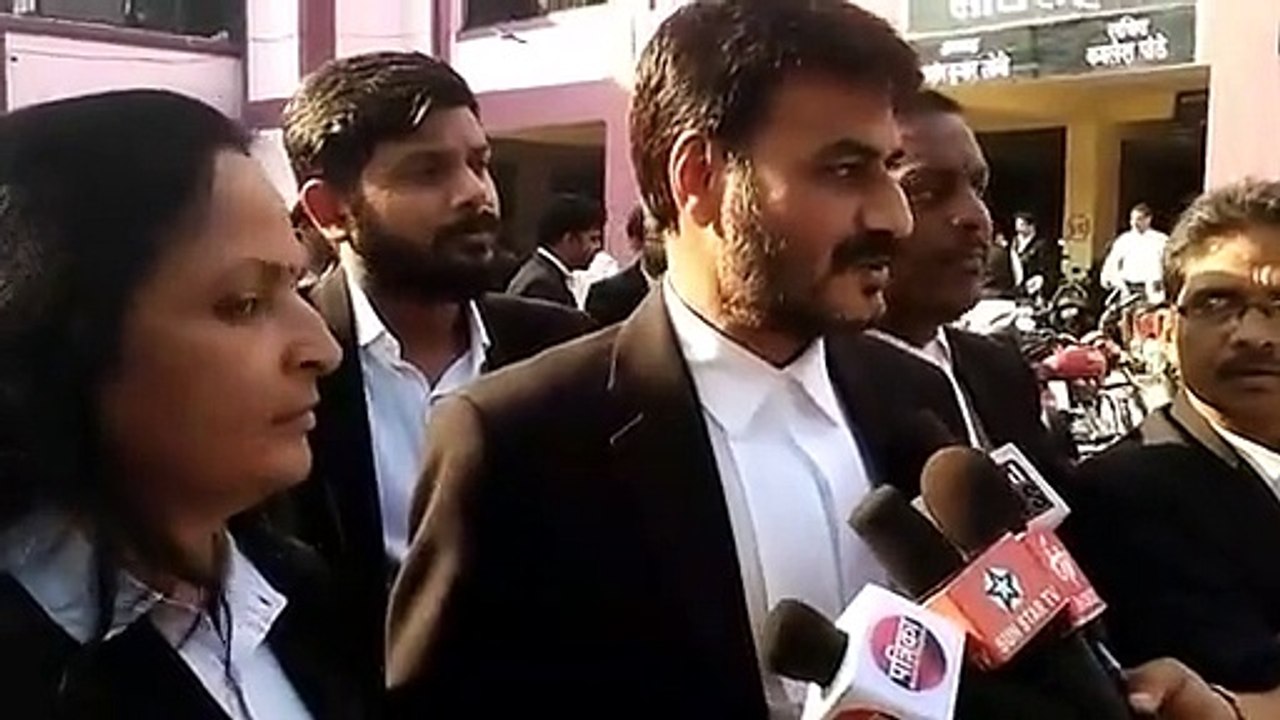 Tehsildar, lawyers clash