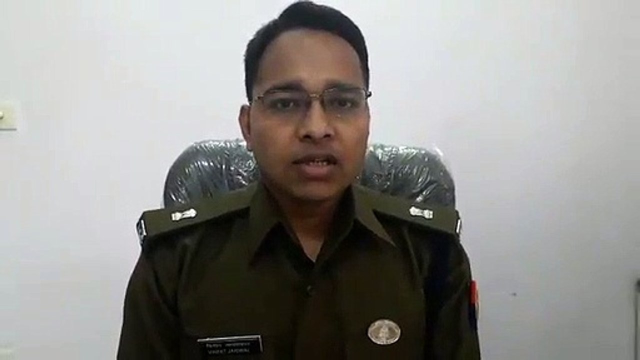 Breaking- Noida में मेट्रो के आगे कूदकर 25 साल...