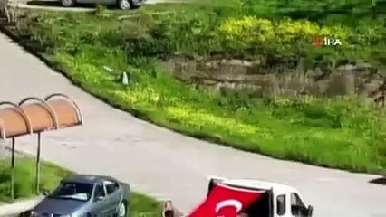 Balkon duvarında tehlikeli dans...Sokağa çıkma yasağında yürekleri ağza getiren anlar kamerada