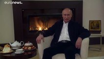 شاهد: بوتين يهنىء الروس بعيد الفصح من داخل منزله في زمن كورونا