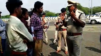 आमंत्रण न मिलने से नाराज विद्यार्थियों ने मुख्यमंत्री से की मुलाकात