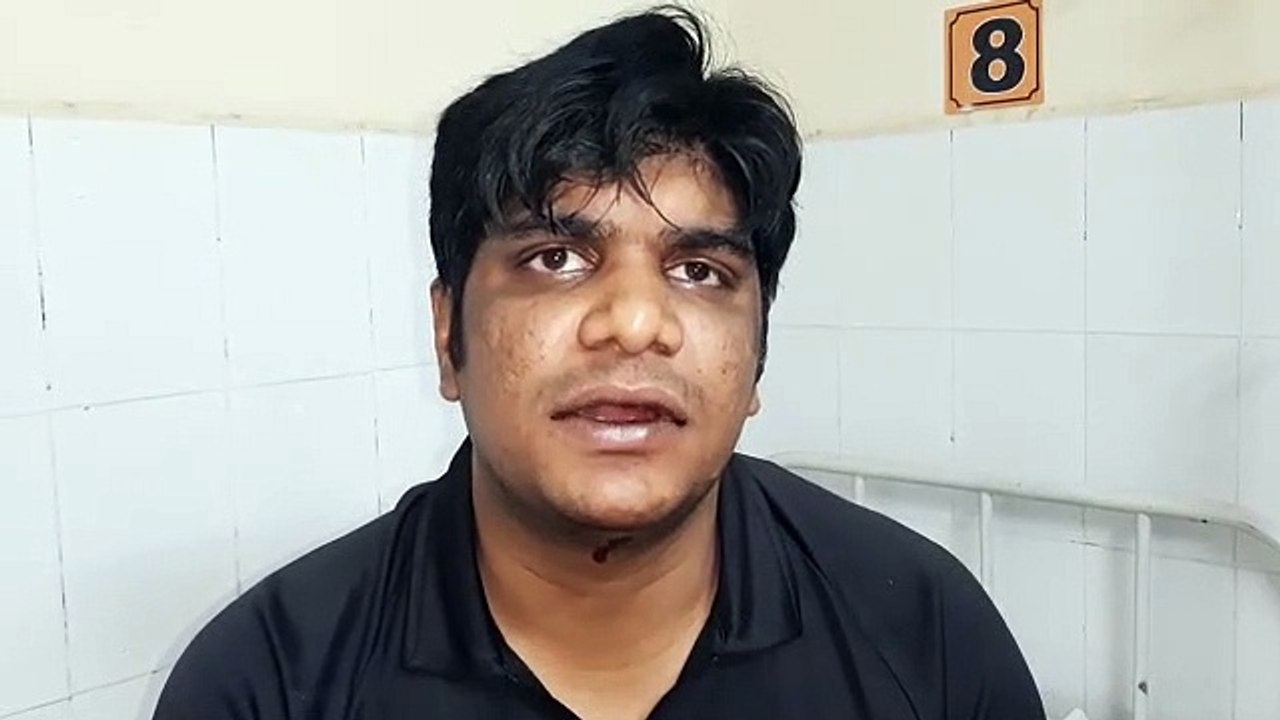अनियंत्रित होकर कार ट्रैक्टर ट्रॉली में भिड़ी