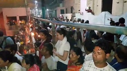 मनोकामना के लाखों दीपों की रोशनी से झिलमिलाई गिरिराज तलहटी