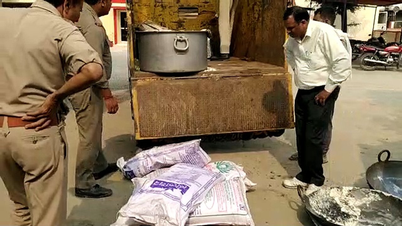 दीपावली के मद्देनजर मिठाइयों में प्रयोग करने के लिए बड़े