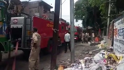 बंद पड़ी फैक्ट्री में लगी आग, सामान और मशीनें हुई खाक