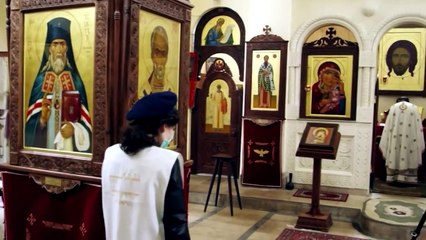 Βίντεο από τη Θεία Λειτουργία στην Τιφλίδα με τους πιστούς εκτός ναού
