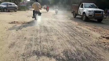 सड़कों के जख्म पर मरहम लगाने को नहीं बजट