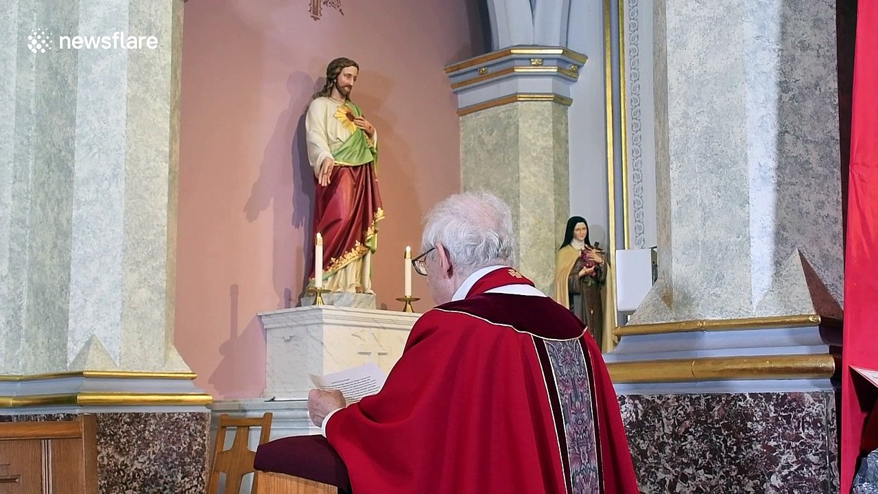 Pastor takes Good Friday prayers in empty church