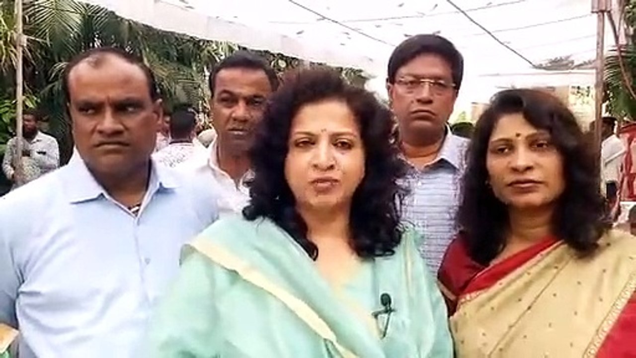 कांग्रेस नेत्री की समझाइश- अफसरों का ट्रांसफर कराने के बजाए उनसे काम करवाओ