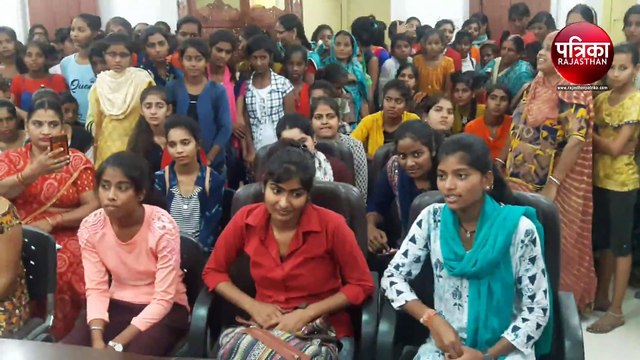 VIDEO : एक्सपोजर विजिट : जिले की बालिकाओं ने कलक्टर व एसपी से किए सवाल, जानी विभागों की कार्य प्रणाली
