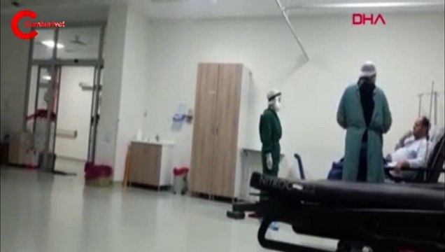 Koronavirüs şüphesi olan hasta maske takmamak için direndi