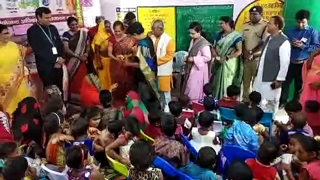 पहली बार हुआ ऐसा जब फूलों से नहीं फलों से हुआ महामहिम का स्वागत