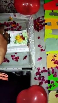 बिग बी के बर्थ डे पर काटा 77 फीट लंबा केक