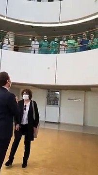 Coronavirus - Élysée - Depuis le CHU Bicêtre, soutien à nos héros en blouses blanches.