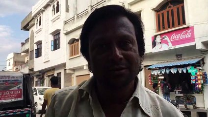 पर्यटकों को गुजरना पड़ रहा है गंदगी से