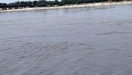 और मकान समा गया गंगा नदी