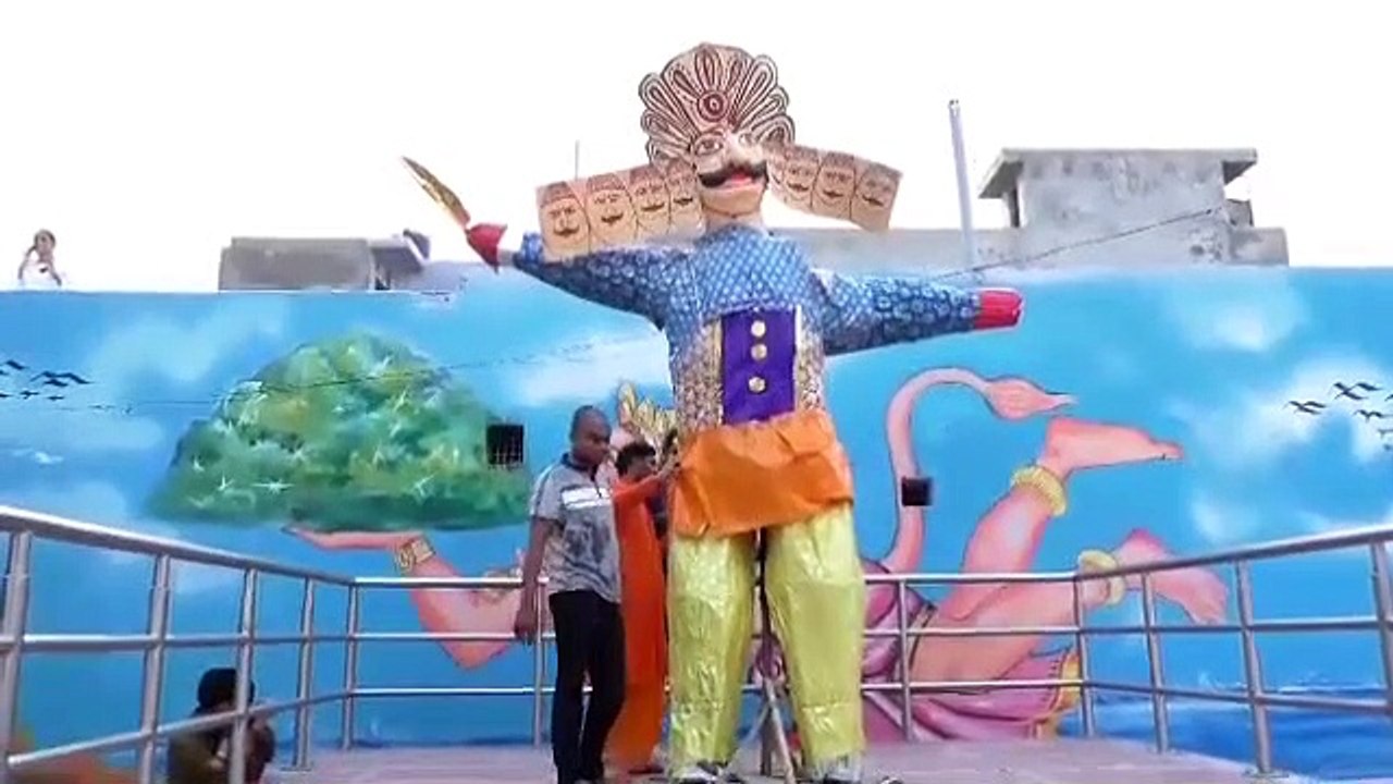 Burning Ravana with nine heads, said was troubled by inflation