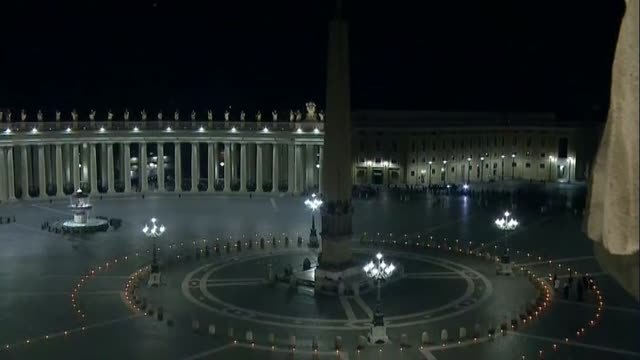 El papa preside el viacrucis del Viernes Santo sin la presencia de fieles