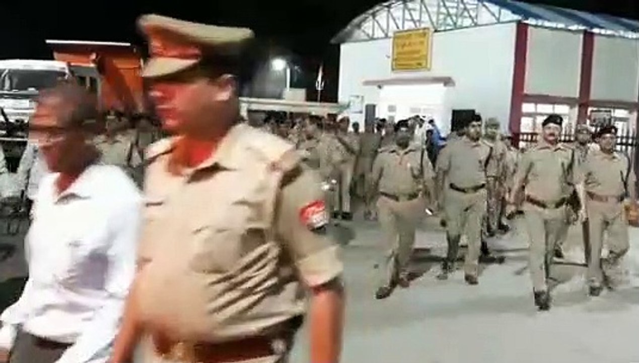 पुलिस अधिकारी ने जांची सुरक्षा व्यवस्था
