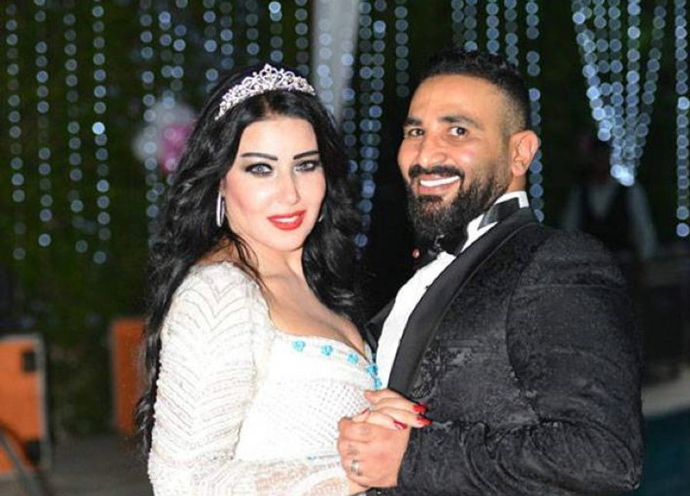 وصلة رقص لسمية الخشاب بالعباءة على أغنية طليقها أحمد سعد تثير ضجة
