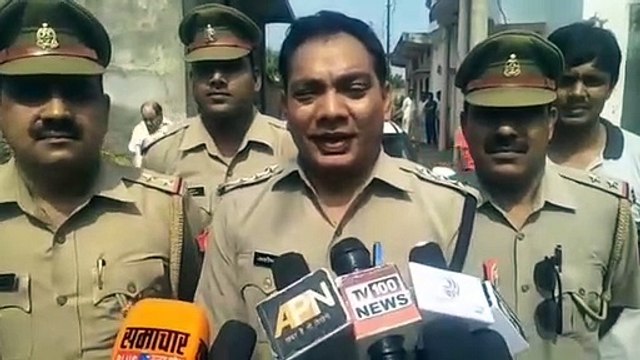 डीएम सेल्वा कुमारी जे व एसएससी अभिषेक यादव