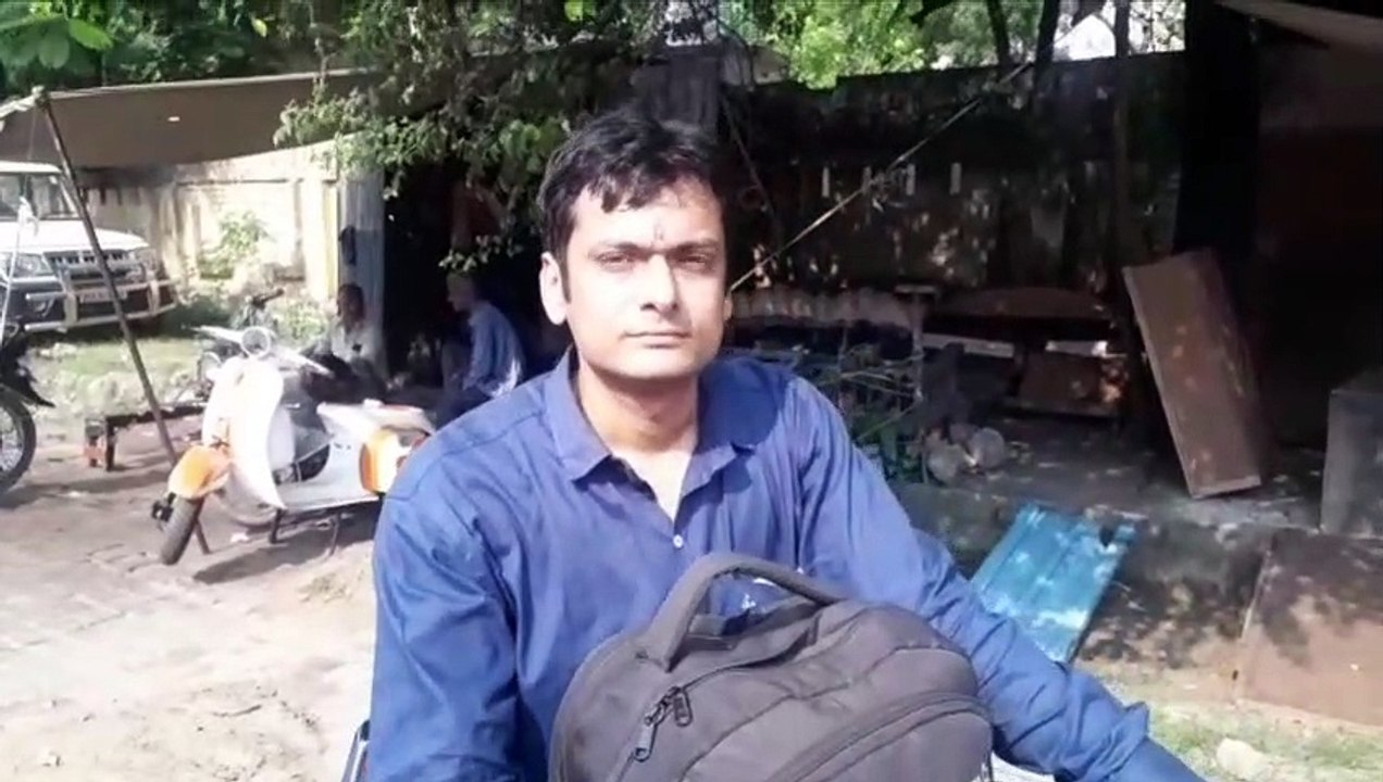 इस शहर में अचानक उड़-उड़ लोगों के लगने लगे पत्थर, दुकानें बंद कर भागे लोग