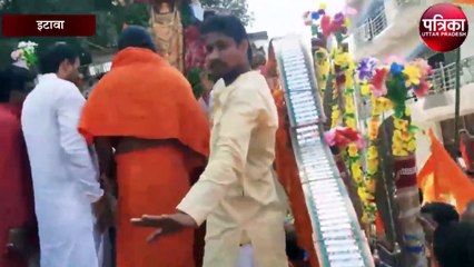 इटावा में श्री रामशोभा यात्रा को सांसद रामशंकर कठेरिया दिखाई झंडी