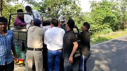 खंडहर में मिला तीन दिन पुराना शव, कचरा वाहन से पहुंचाया अस्पताल