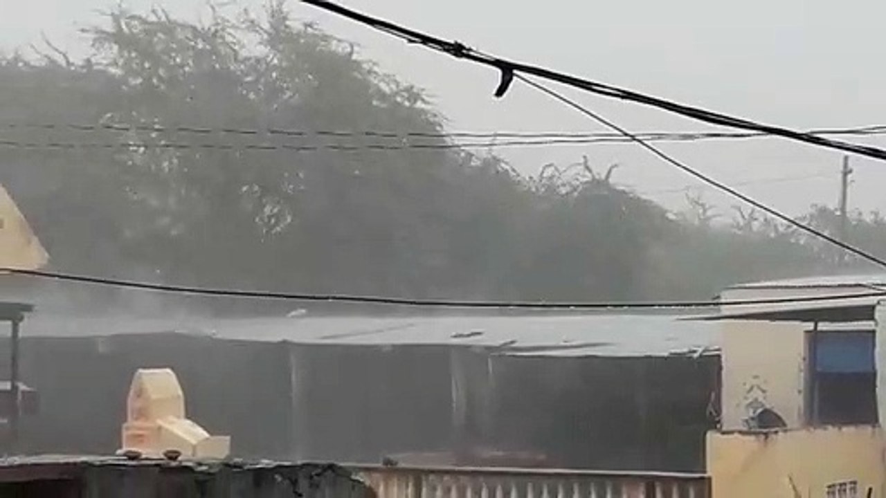 इंद्र राजा ने  फिर तोड़ा मौन व्रत - जमकर बरसे मेघ