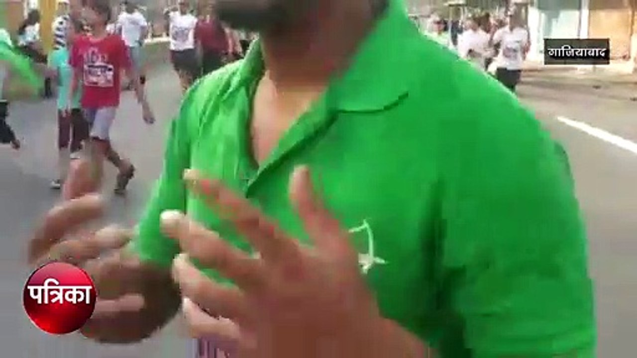 सुबह-सुबह बच्चे और युवा जब सड़कों पर निकले तो दिखा ऐसा नजारा
