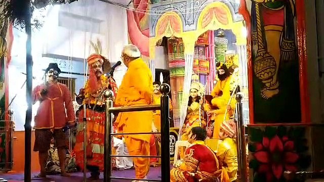 Ramlila 2019 : रामलीला में हास्य व्यंग्य के बाण छोड़ लोगों को गुदगुदाया
