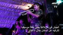 الجيش في سريلانكا يحيي حفلا موسيقيا للترفيه عن السكان خلال الإغلاق