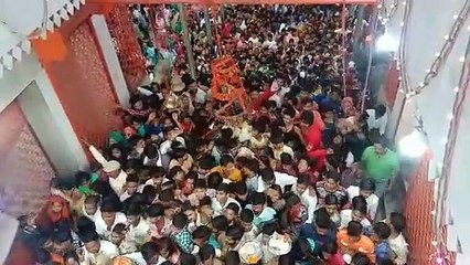 यहां लगता है मां कैला देवी का दरबार