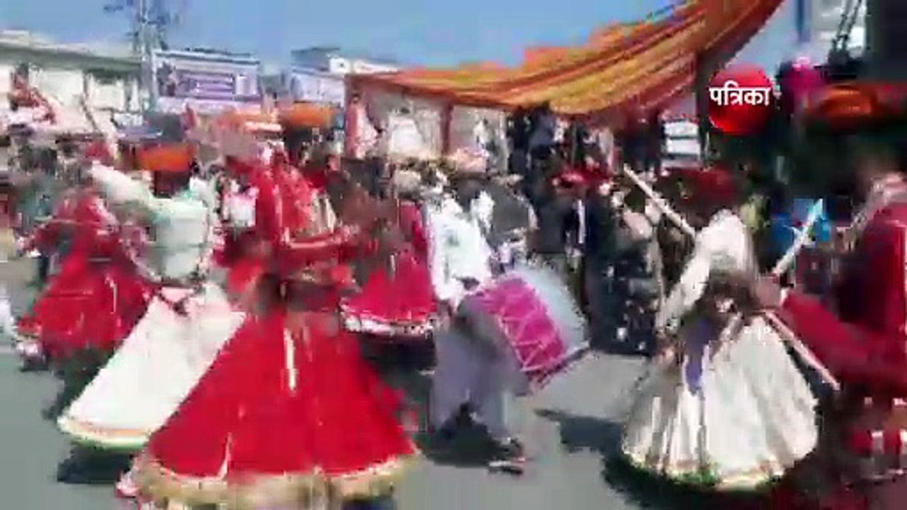 अंबे माता मंदिर से निकली शोभायात्रा जगह-जगह जोरदार पुष्प वर्षा से स्वागत, देखिए वीडियो