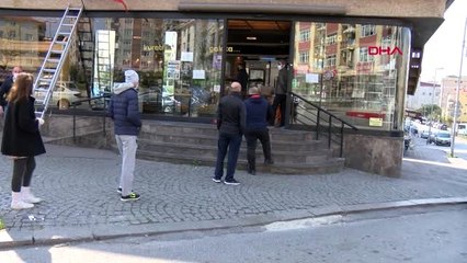 İSTANBUL'DA FIRINLAR AÇIK, VETERİNERLER HİZMET VERMEYE DEVAM EDİYOR