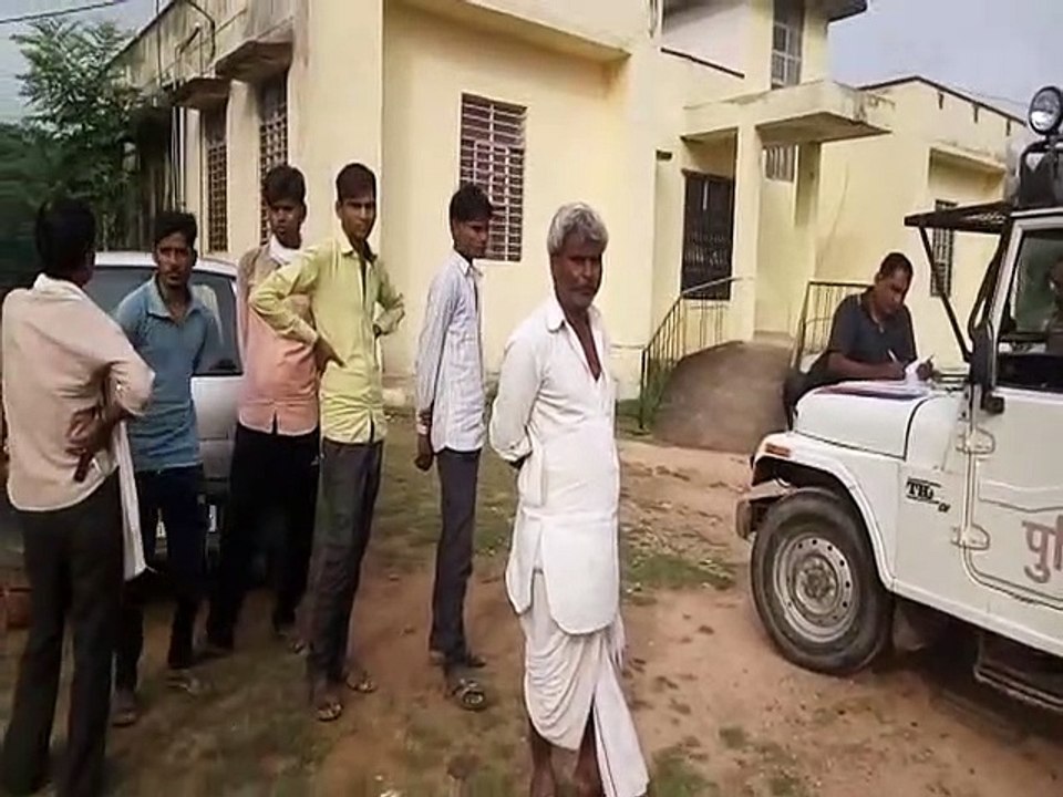 बीच राह मवेशी से टकराई बाइक, दो जनों की दर्दनाक मौत