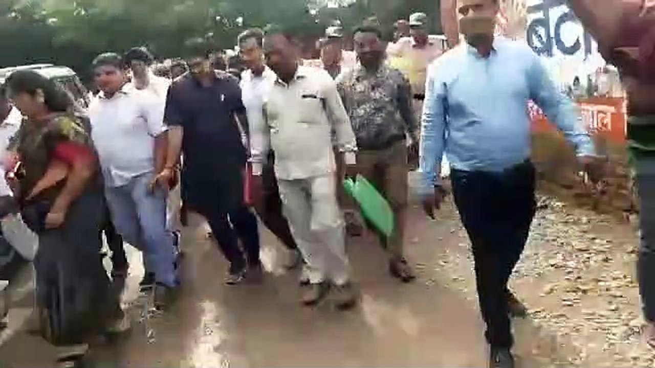 कमलनाथ की मंत्री बोलीं, ट्रांसफर करवाने में लगत...