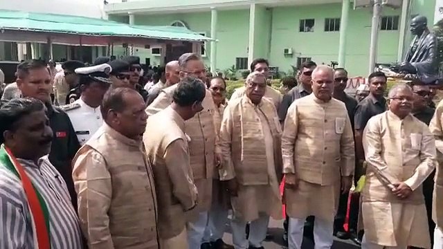 गांधी जयंती पर सीएम भूपेश के की 5 नई योजनाओं की घोषणा, सदन में खादी ड्रेस में नजर आए सभी सदस्य