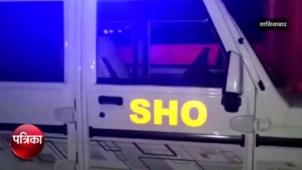 लड़की की चेन लेकर भाग रहे थे